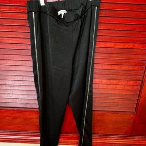 Sandro black pant with side zippers and pockets